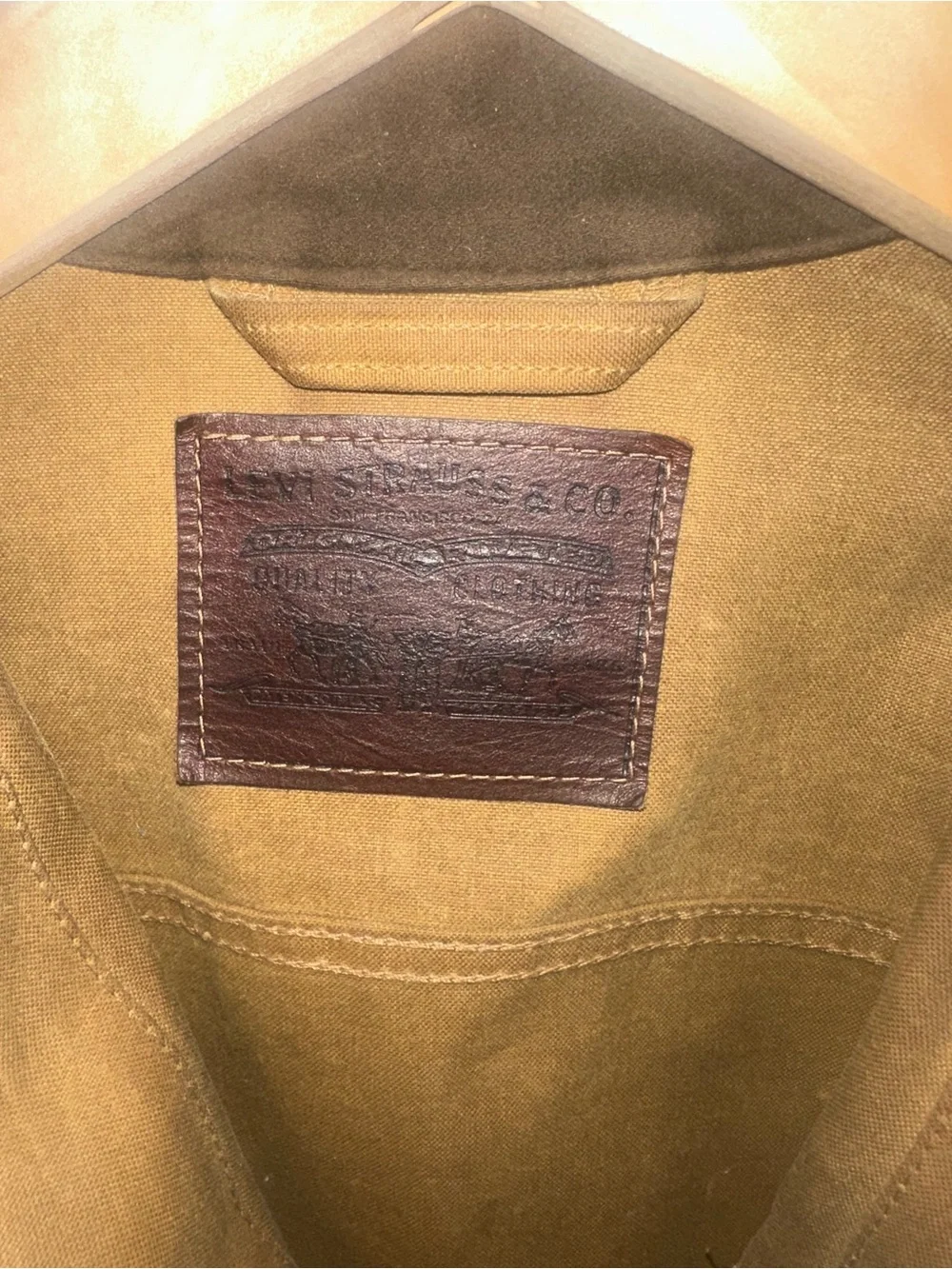 *RARE* LEVI x FILSON TAN WAXED TYPE III TRUCKER JACKET - LARGE